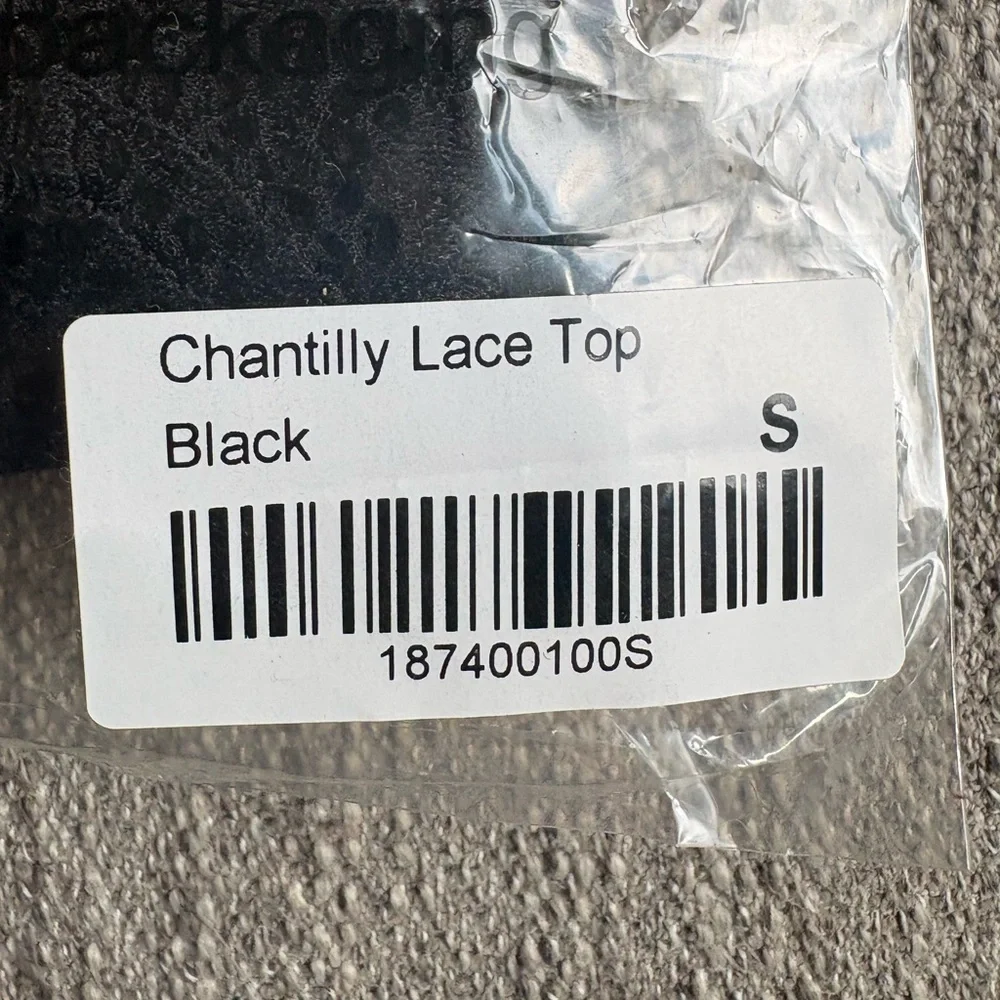 Ruby Ribbon Chantilly Lace Top Black Size Small NWT